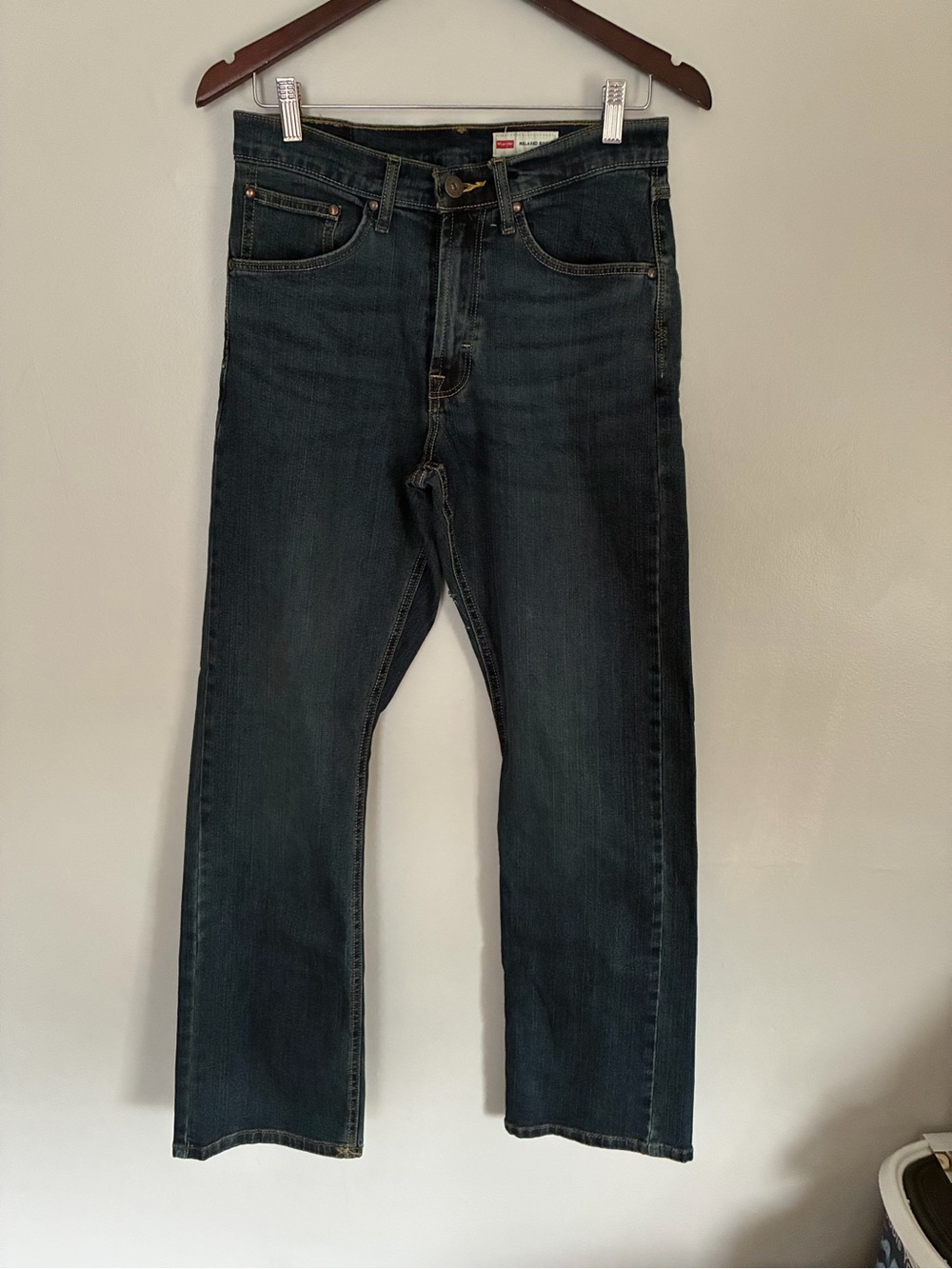Wrangler Men's bootcut 30x32 Jeans in Dark Indigo - Classic Five-Pocket